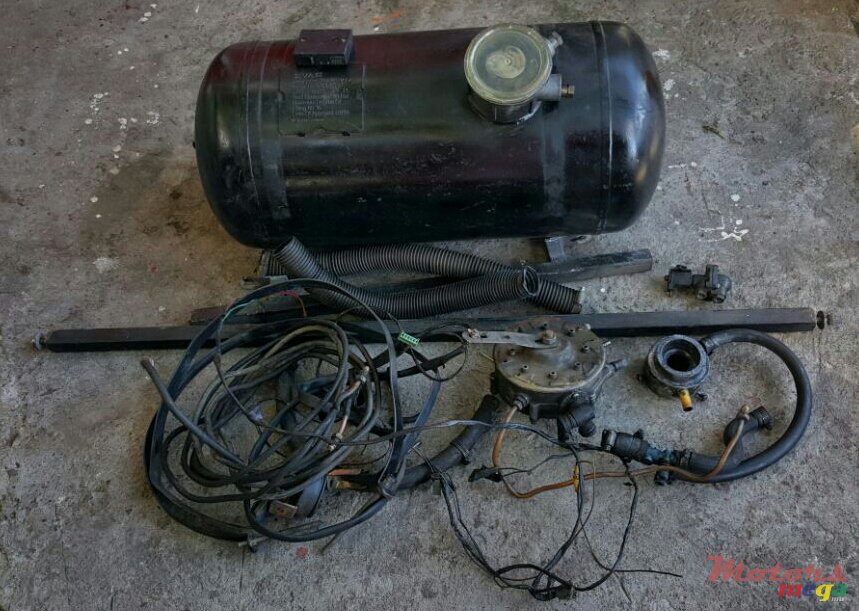 2002' Nissan Car Gas Kit for sale. Port Louis, Mauritius