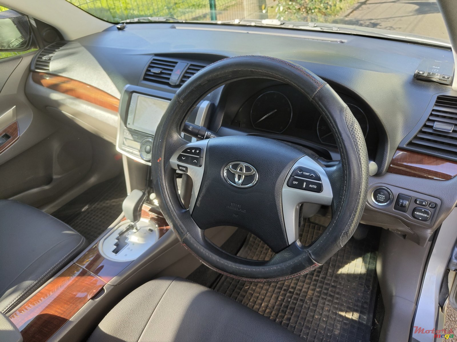 2013' Toyota Allion A15 photo #3