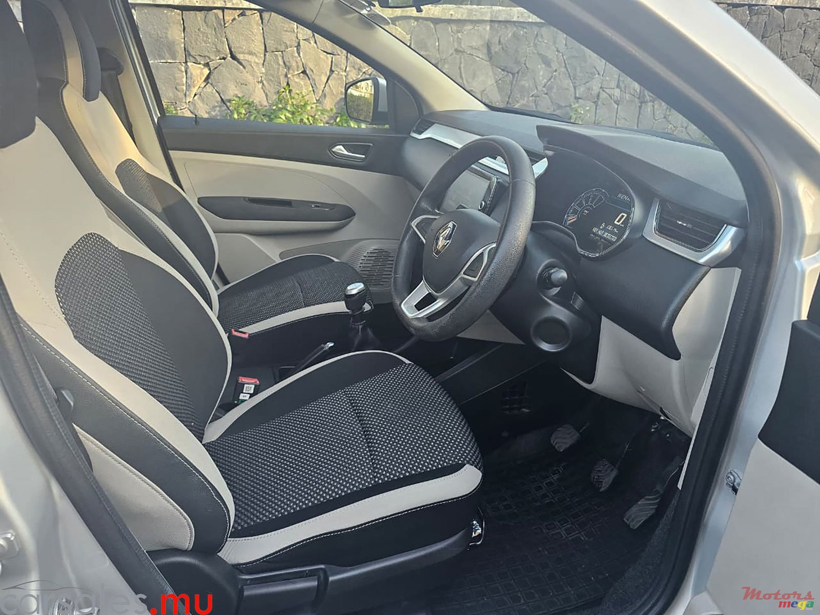 2020' Renault Triber 7 Seater 1.0 photo #6