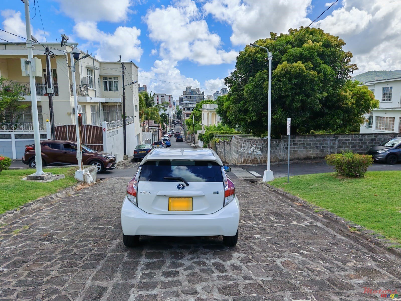 2016' Toyota Aqua photo #3