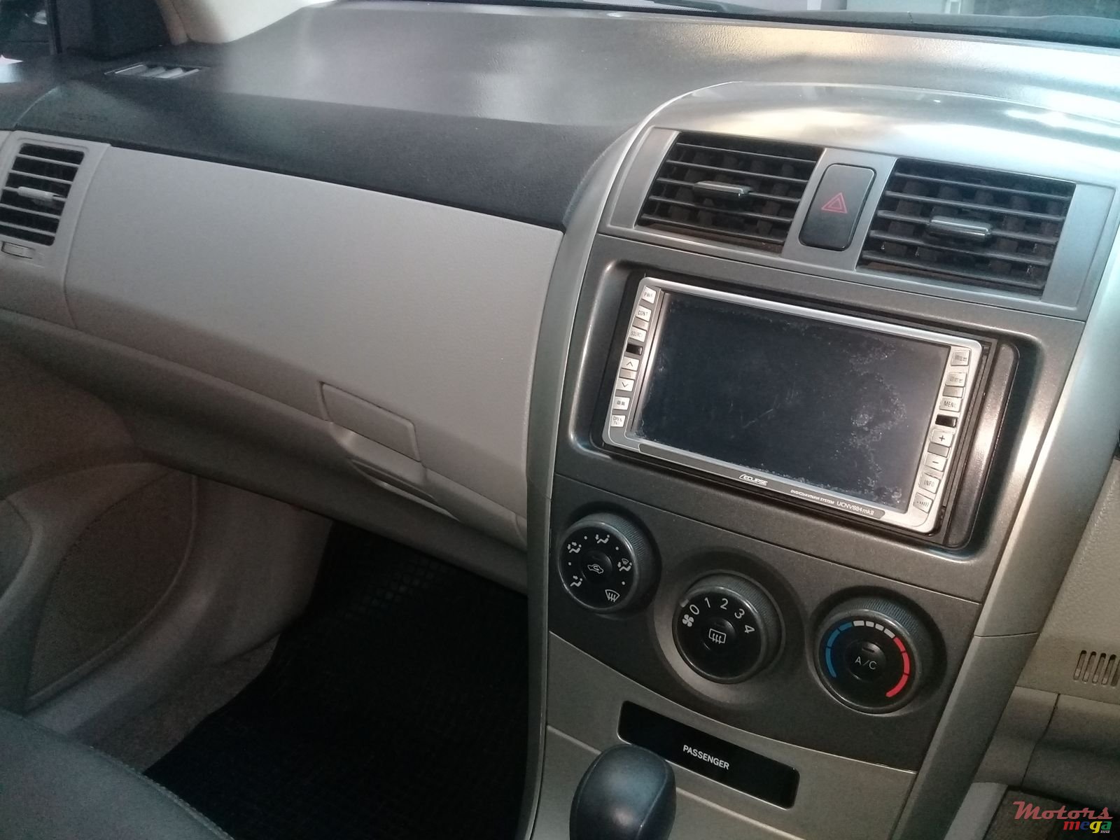 2009' Toyota Axio photo #5