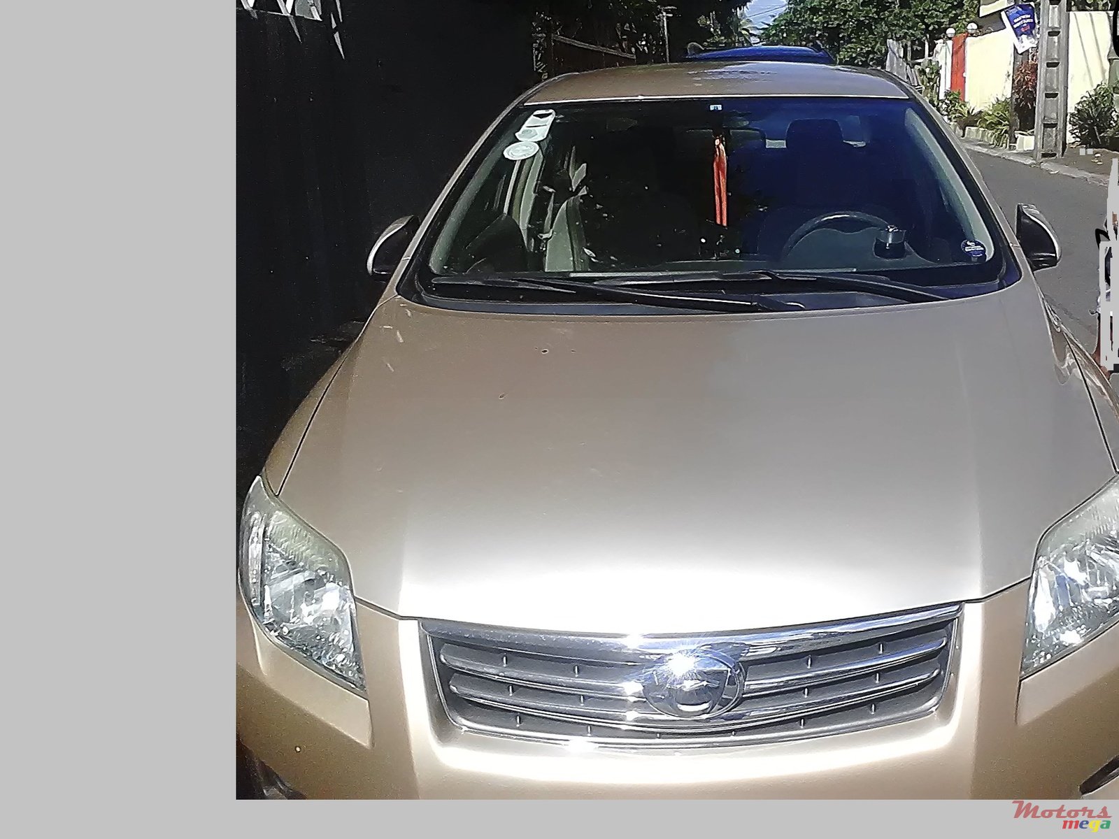 2009' Toyota Axio photo #1