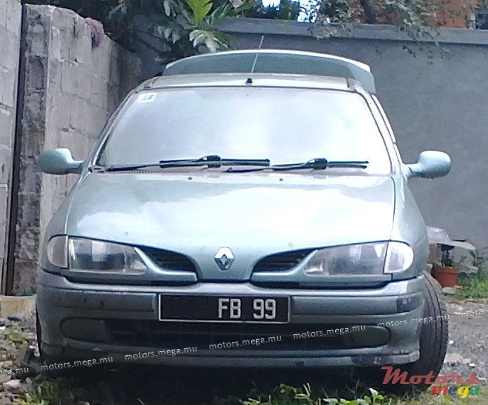 1999' Renault Megane Classic photo #2