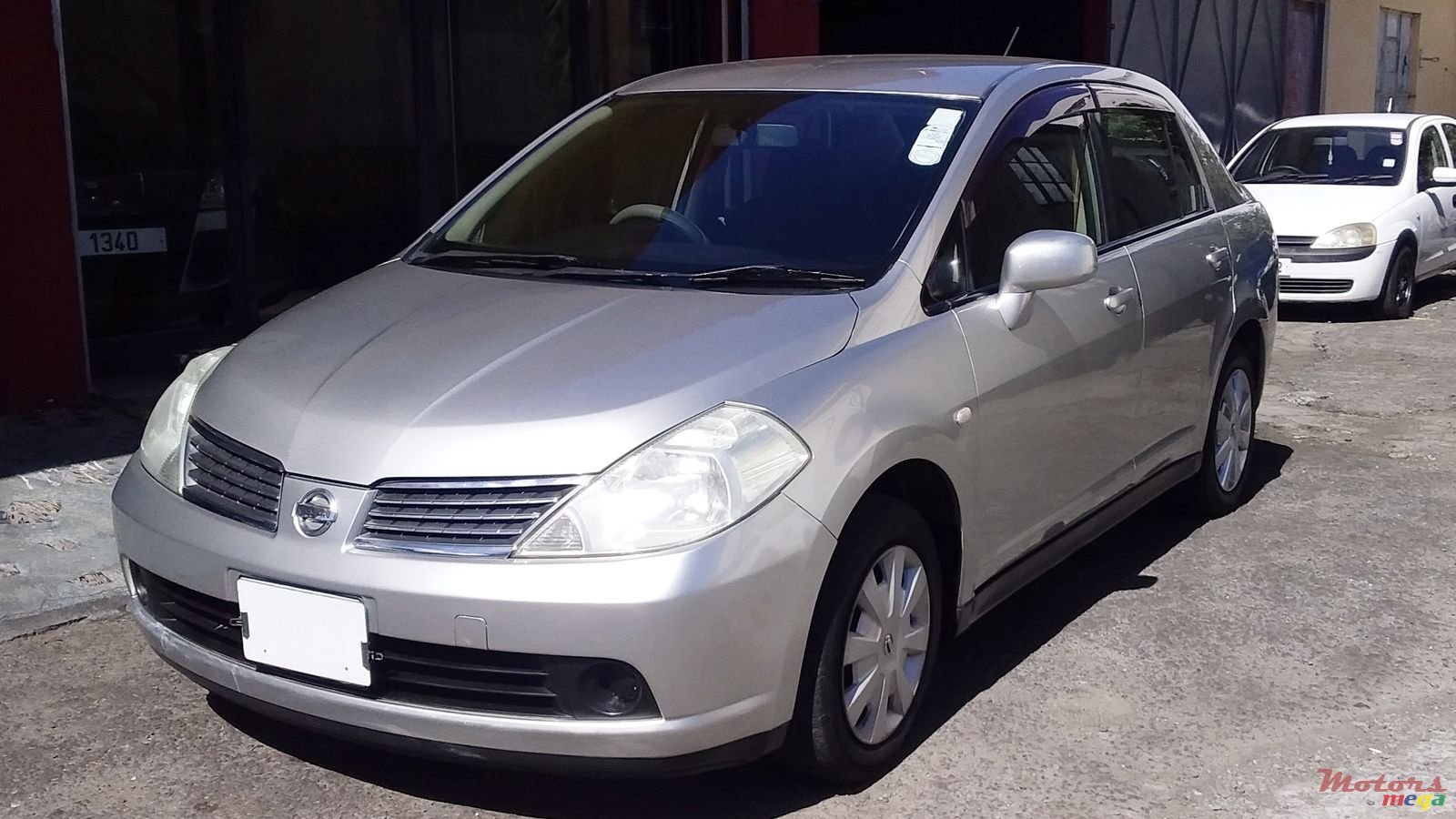 2006' Nissan Tiida photo #1