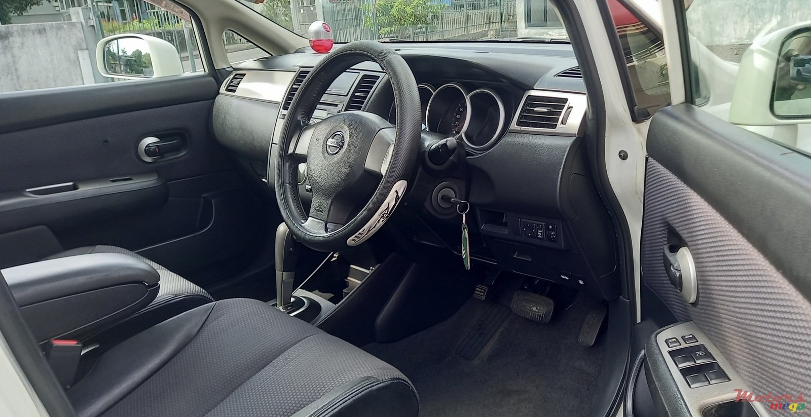 2006' Nissan Tiida photo #5