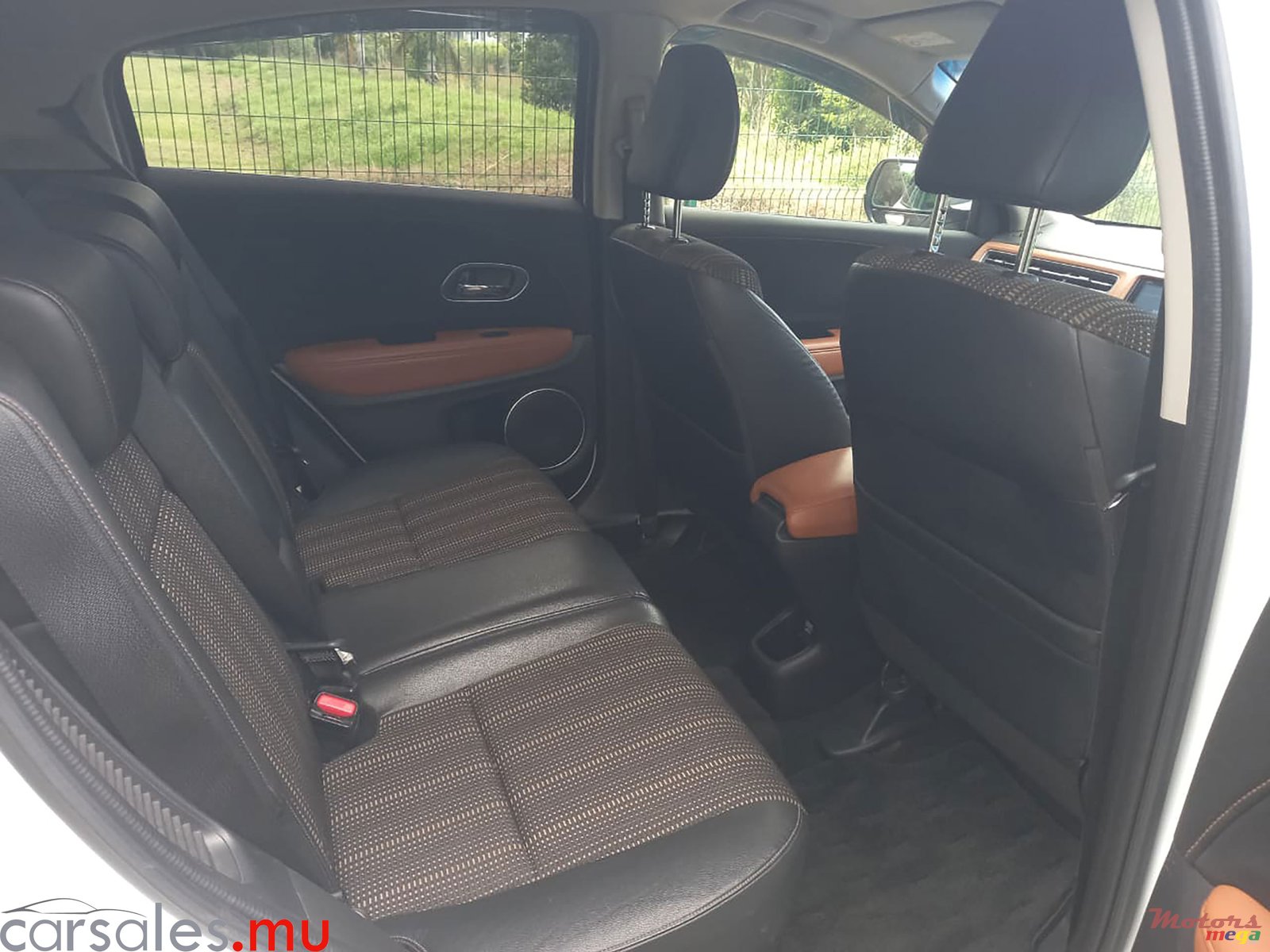 2017' Honda Vezel Z 1.5 Hybrid photo #5