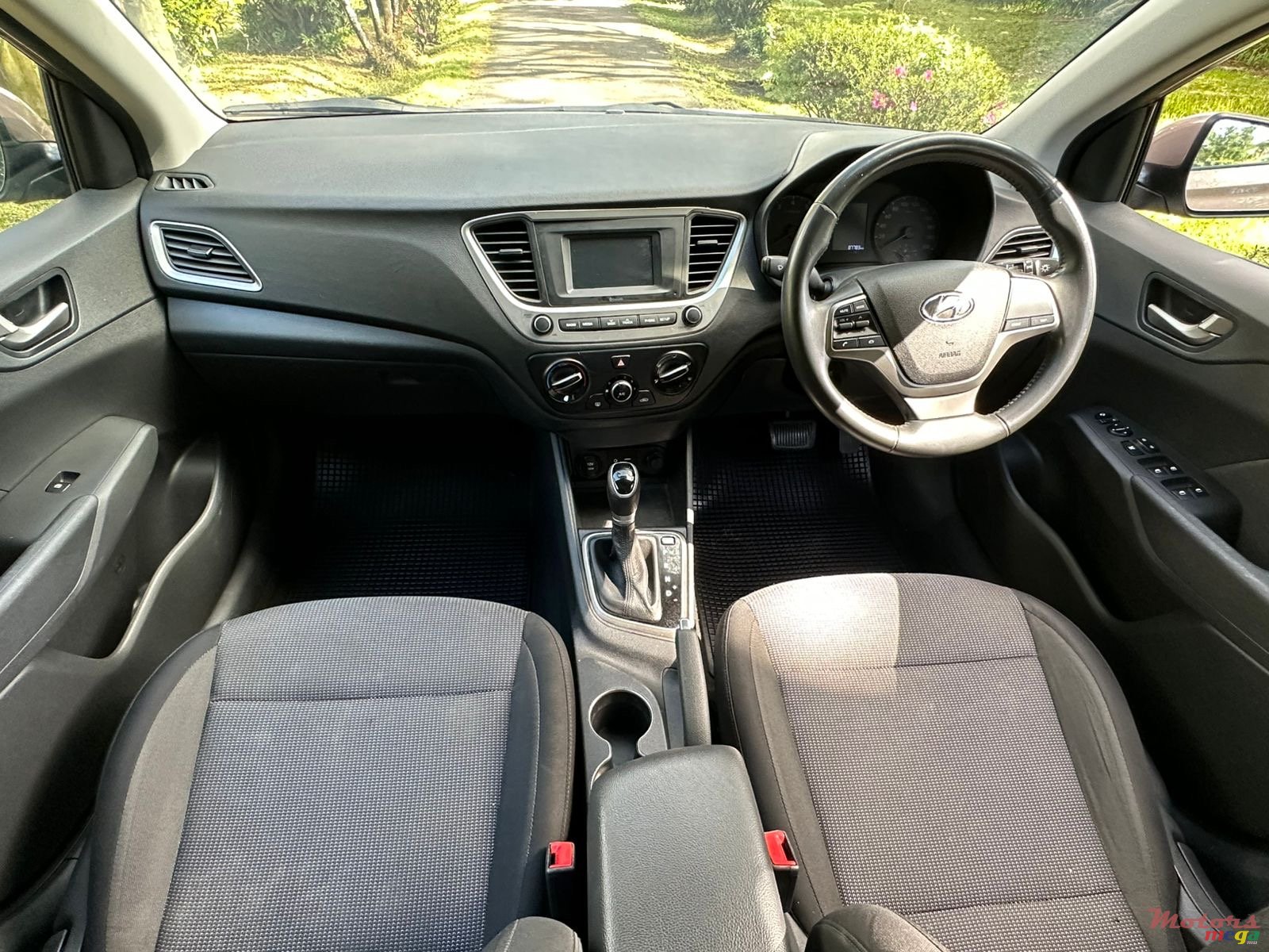 2019' Hyundai Accent photo #5