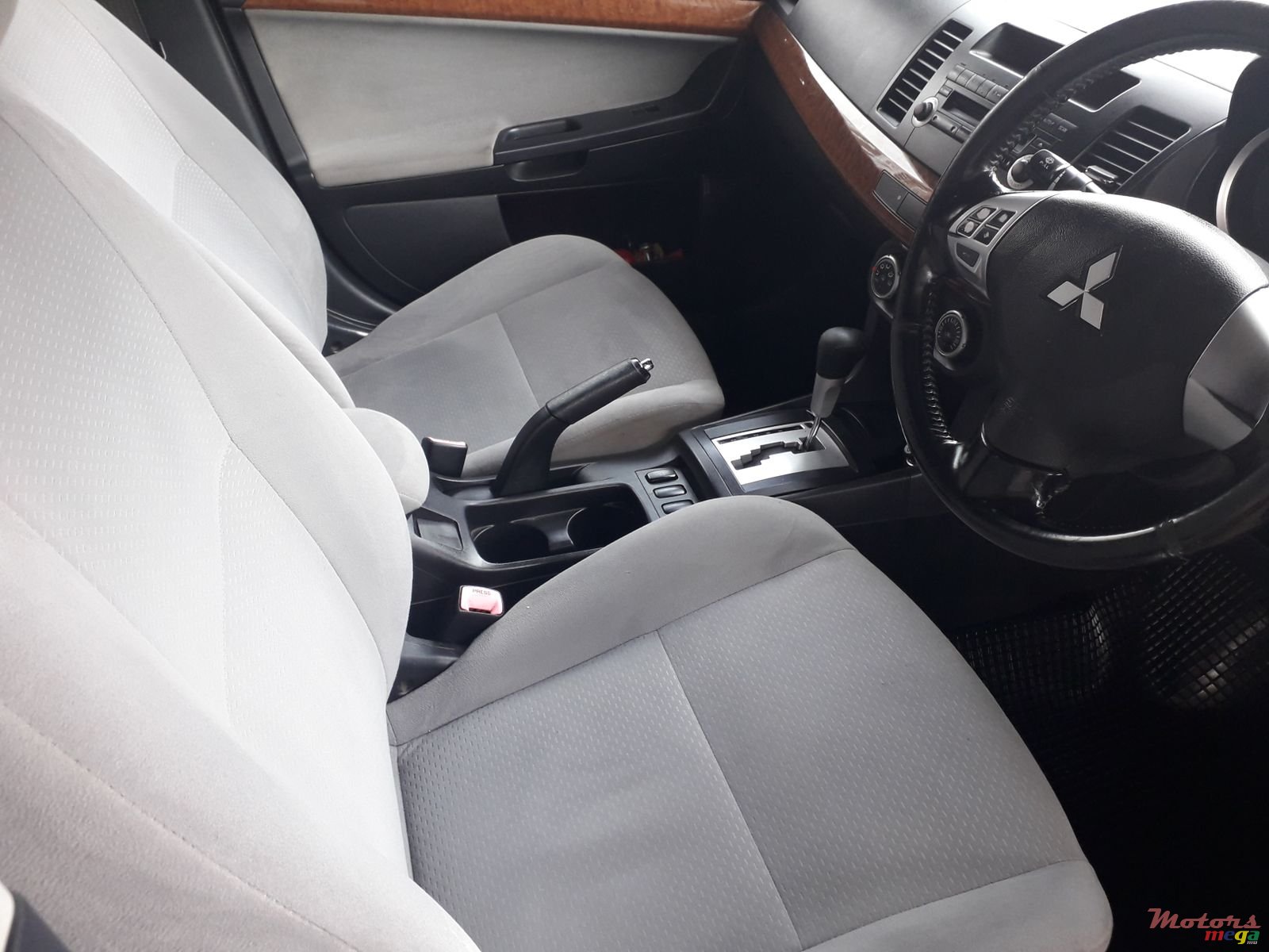 2009' Mitsubishi Lancer EX automatic photo #3