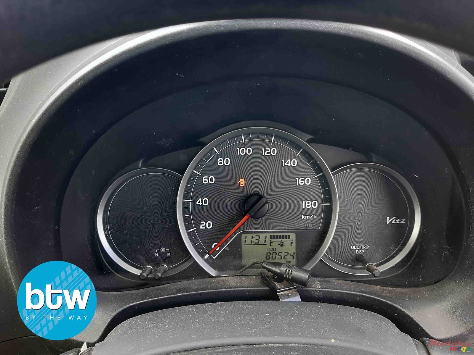 2014' Toyota Vitz photo #7