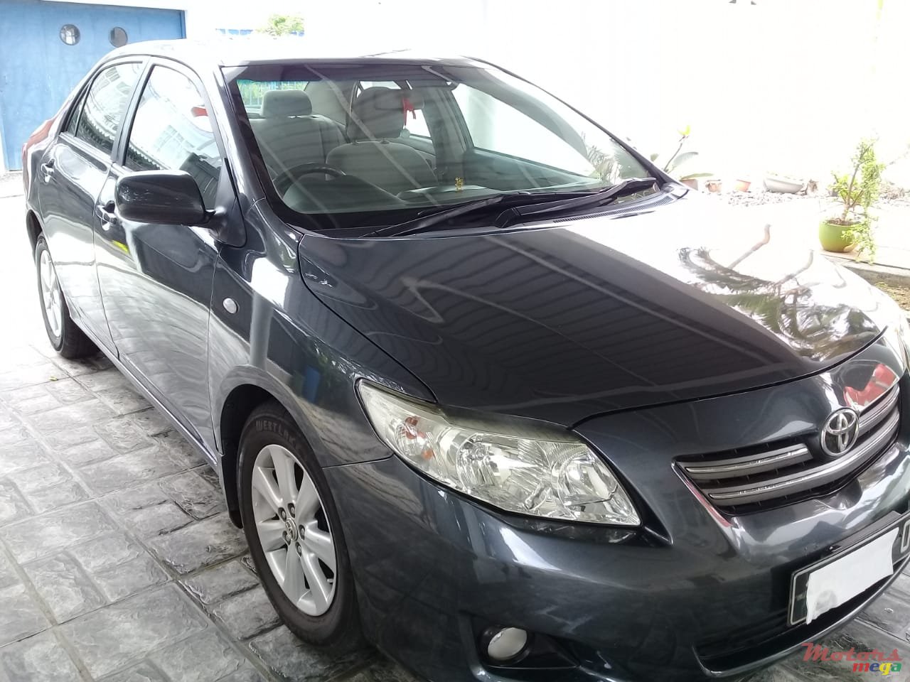 2009' Toyota Corolla GLI photo #2