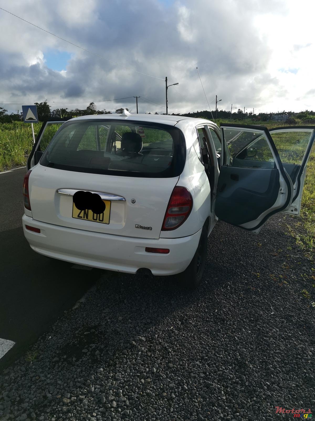 2000' Toyota photo #6