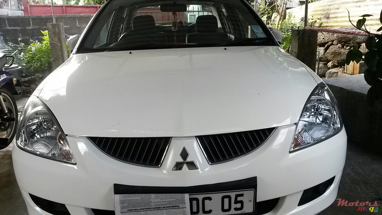 2005' Mitsubishi photo #1