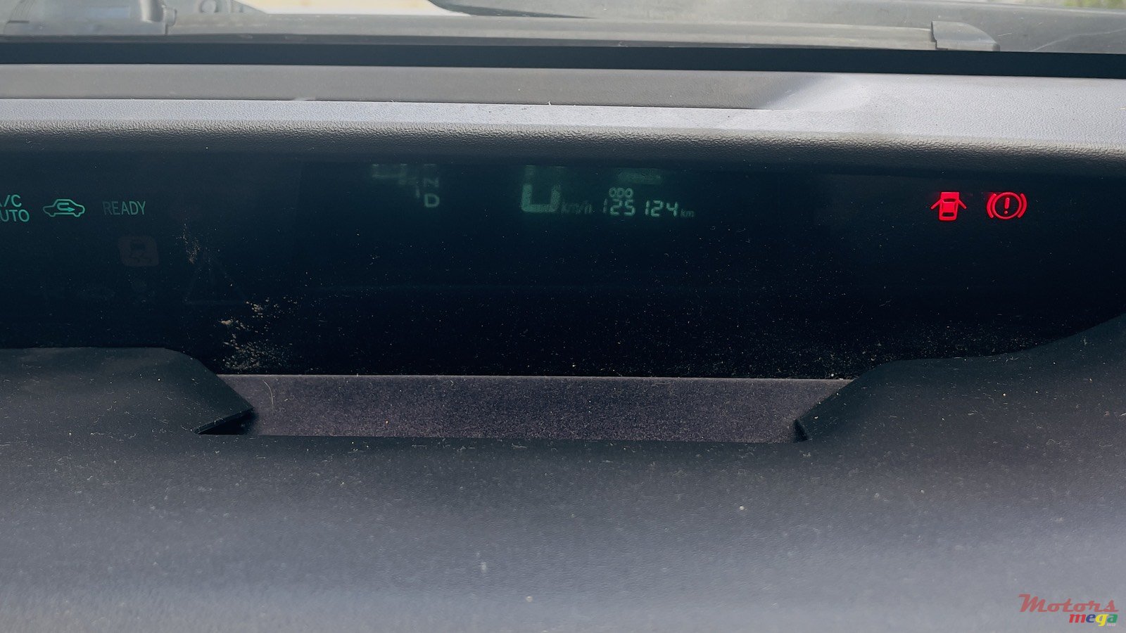 2010' Toyota Prius Japan photo #7