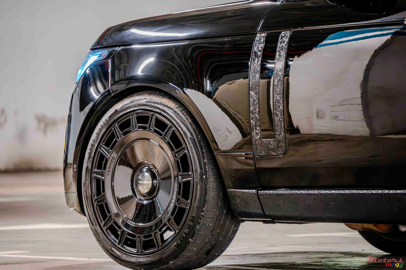 2015' Land Rover Range Rover photo #2