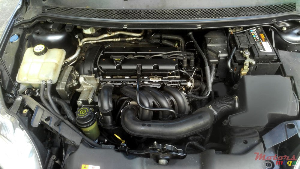 2011' Ford Focus photo #4