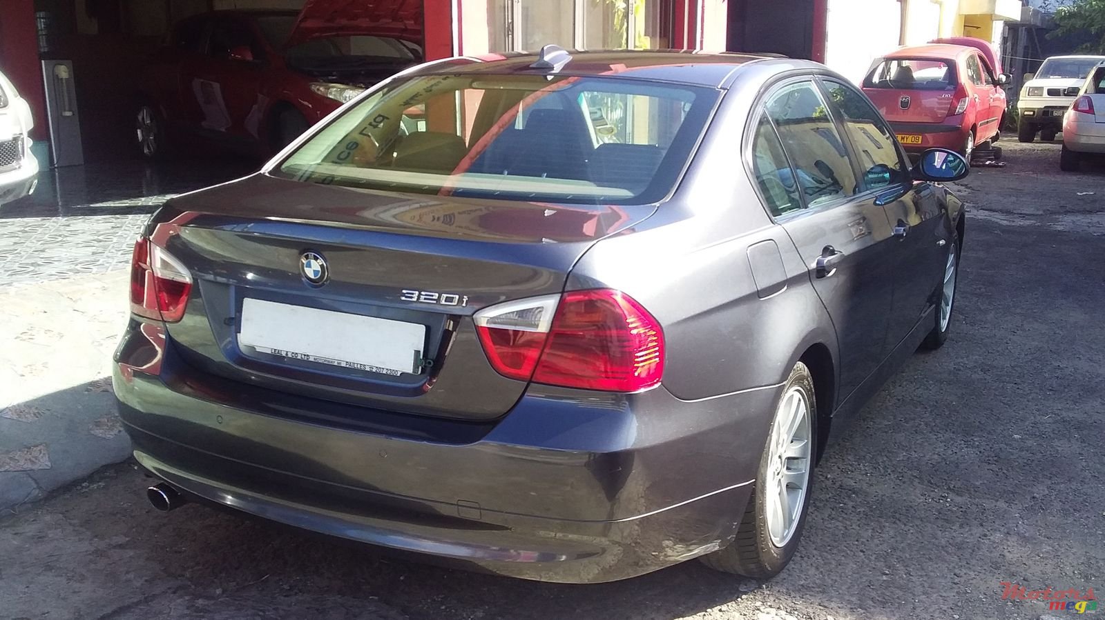 2006' BMW 3 Series 320i photo #4