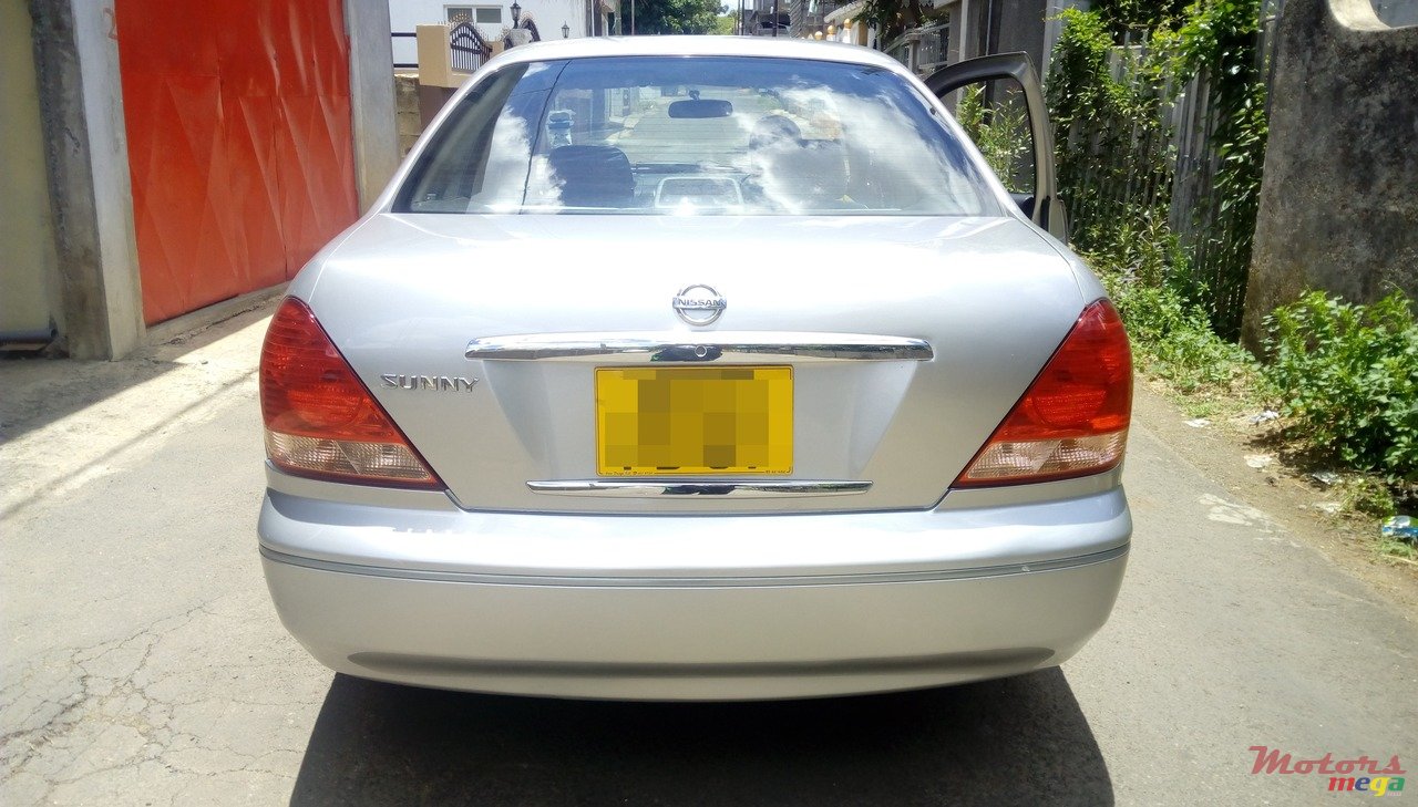 2007' Nissan Sunny photo #1