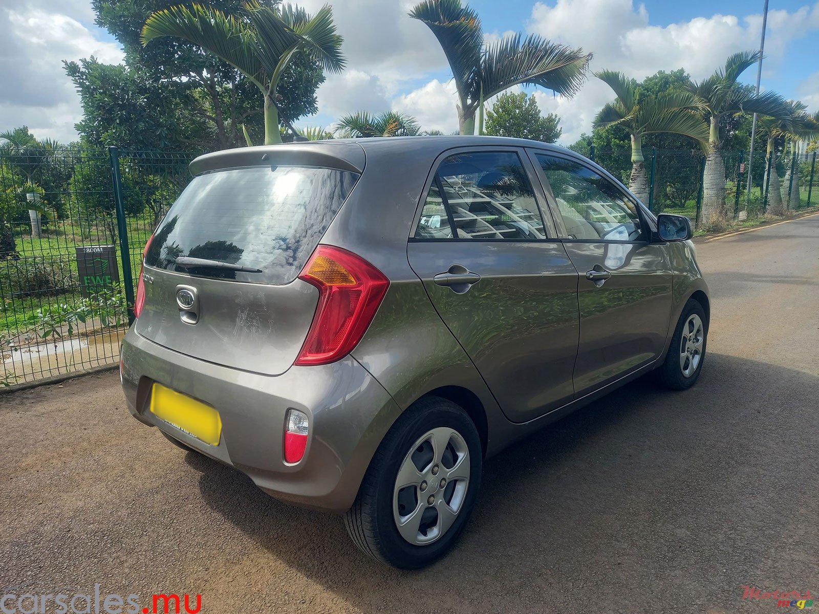 2012' Kia Picanto 1.0 photo #4