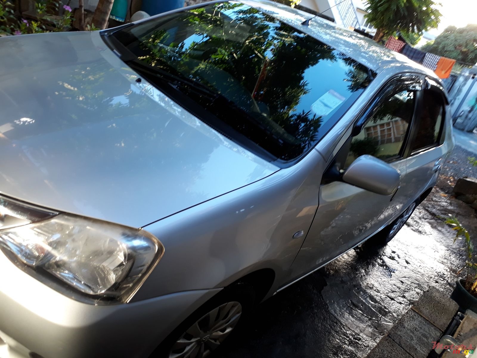 2013' Toyota photo #2