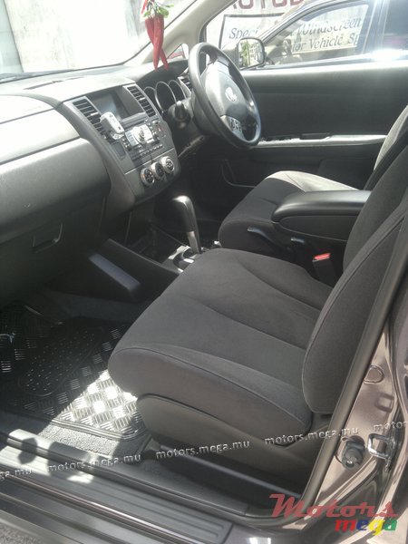 2007' Nissan Tiida HATCHBACK photo #3