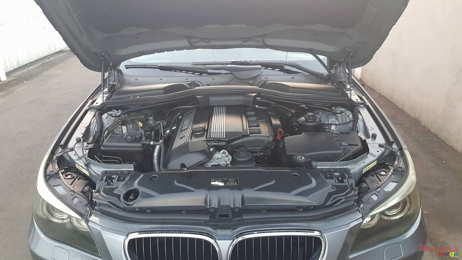 2004' BMW 520 photo #5