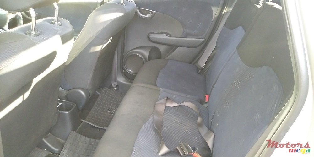 2010' Honda Fit 1.3 photo #5