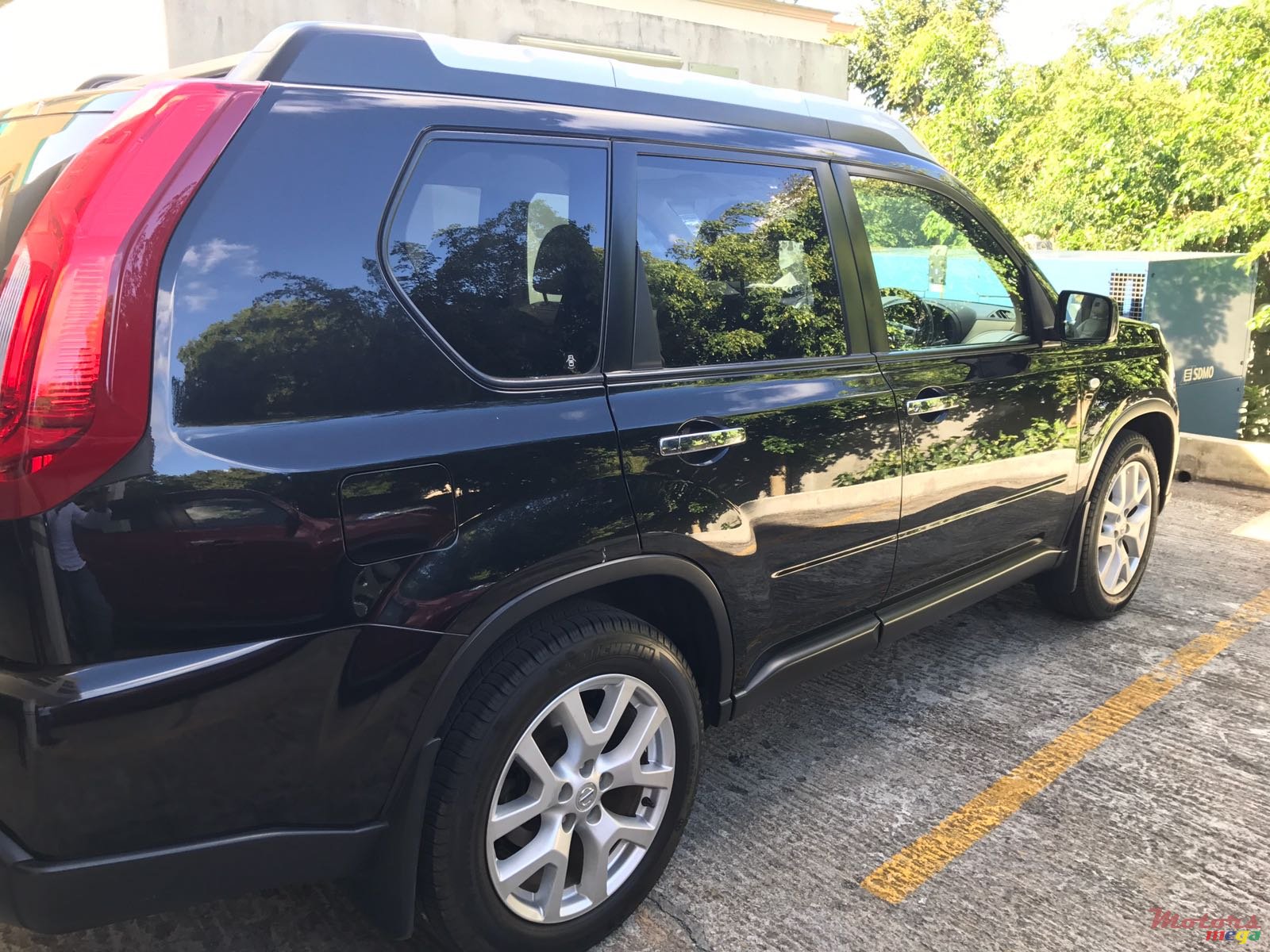 2011' Nissan X-Trail 2.5 photo #1