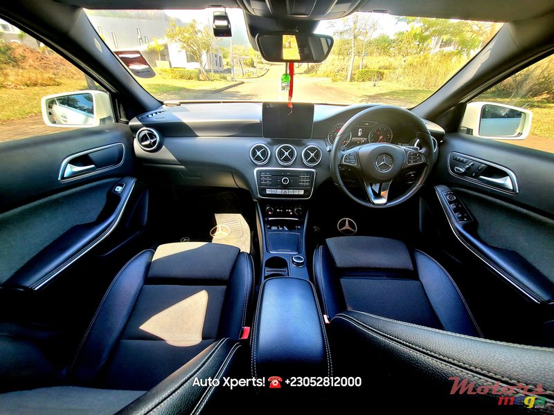 2018' Mercedes-Benz A 180 photo #7