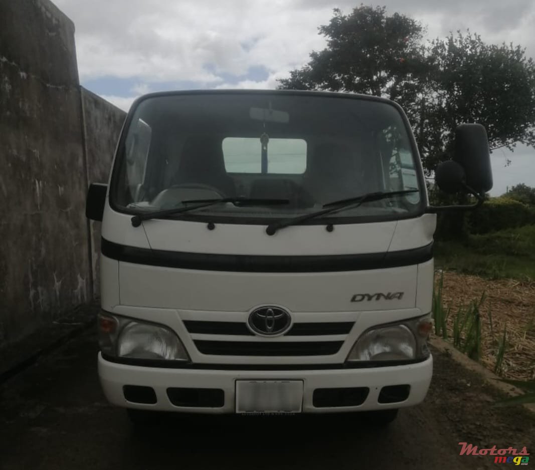 2013' Toyota photo #1