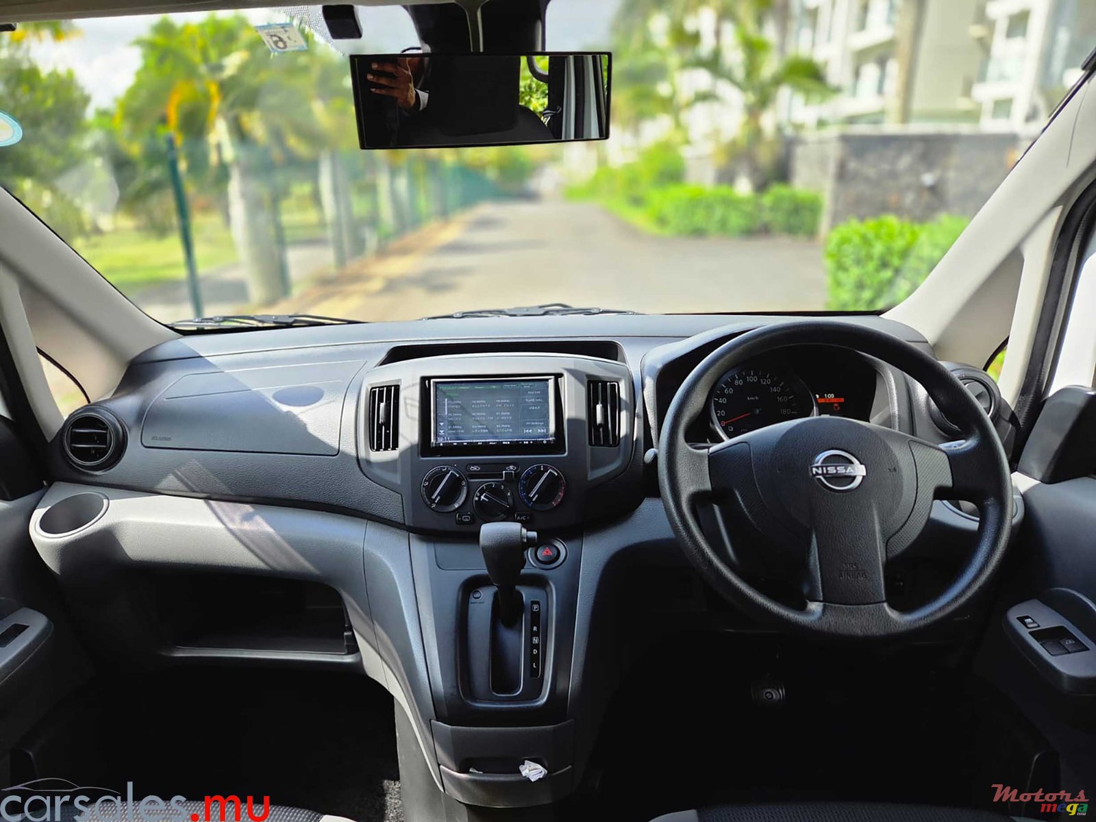 2023' Nissan NV200 VX 5 Seater photo #5