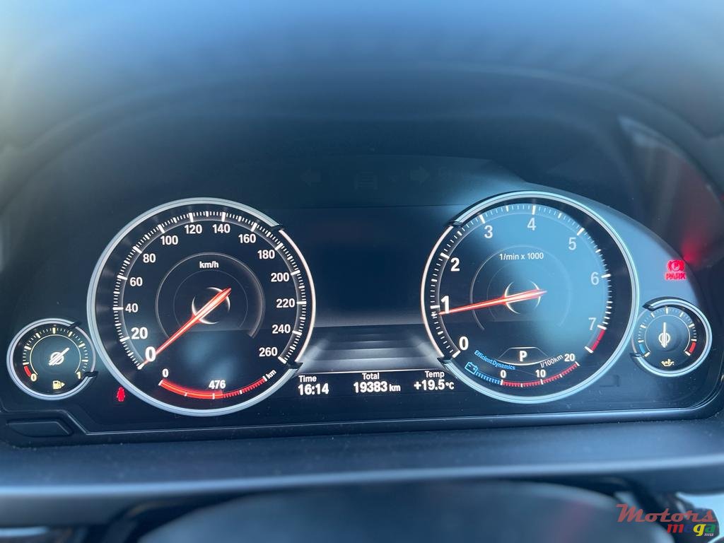 2017' BMW 520 photo #5