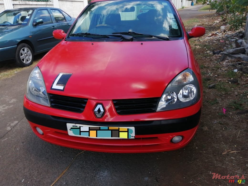 2005' Renault Clio photo #1