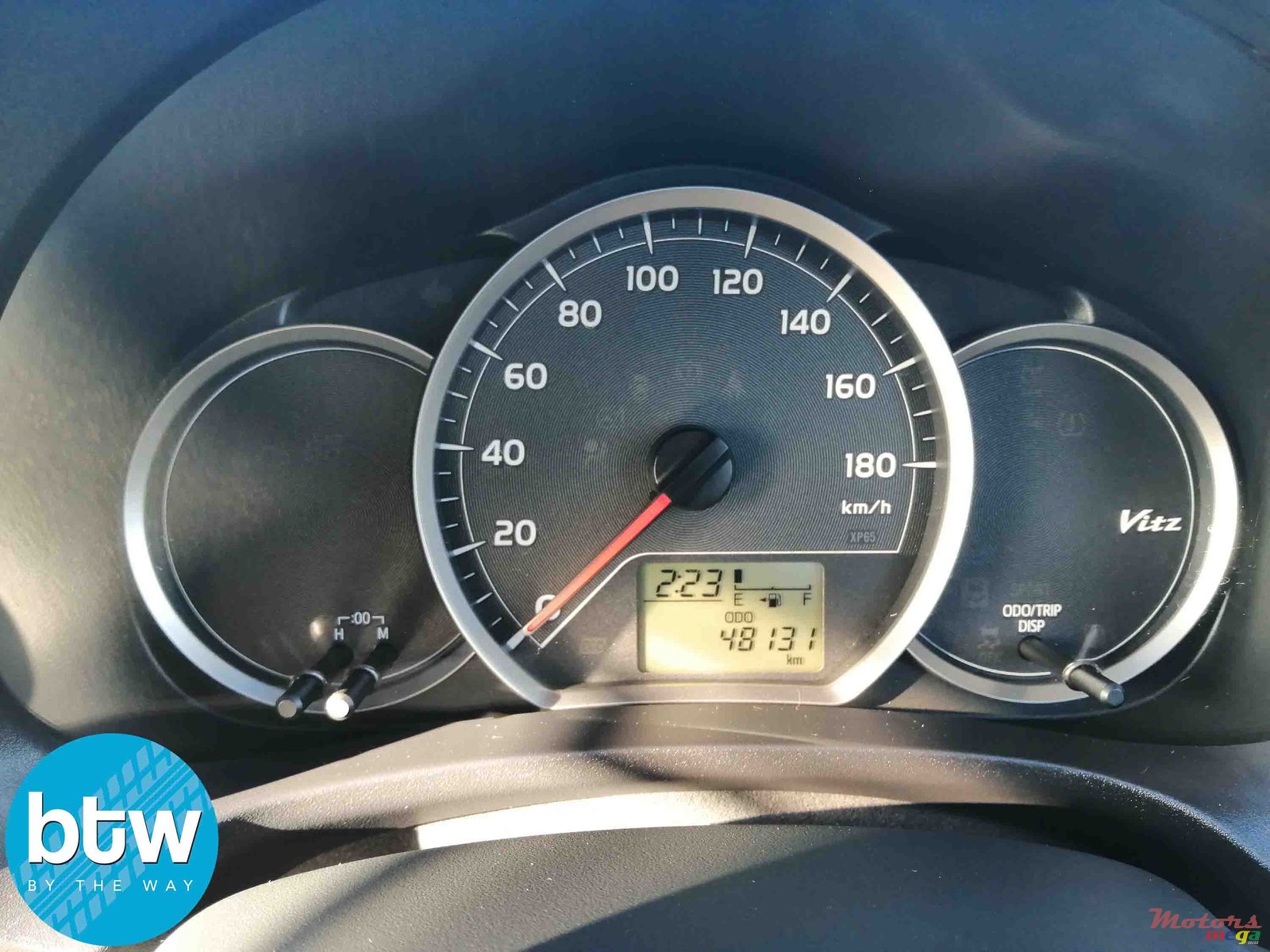 2014' Toyota Vitz photo #7