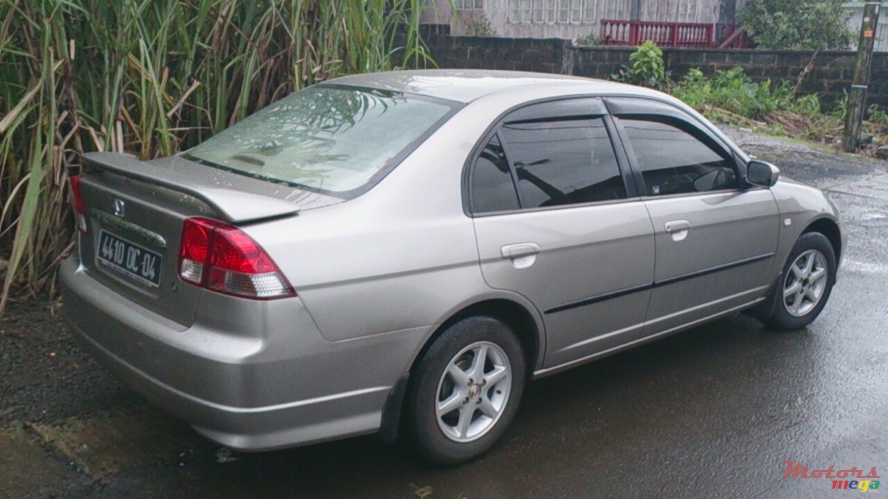 2004' Honda Civic 150i photo #1