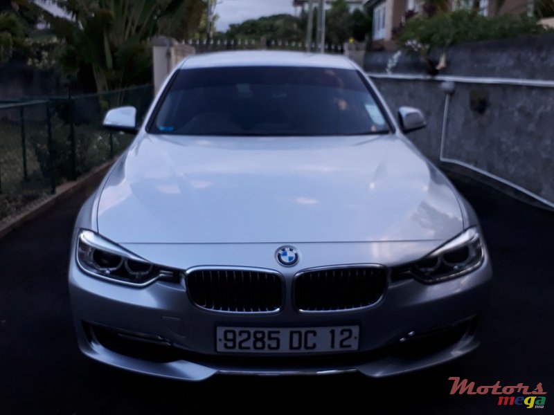2012' BMW 3 Series Sedan photo #3