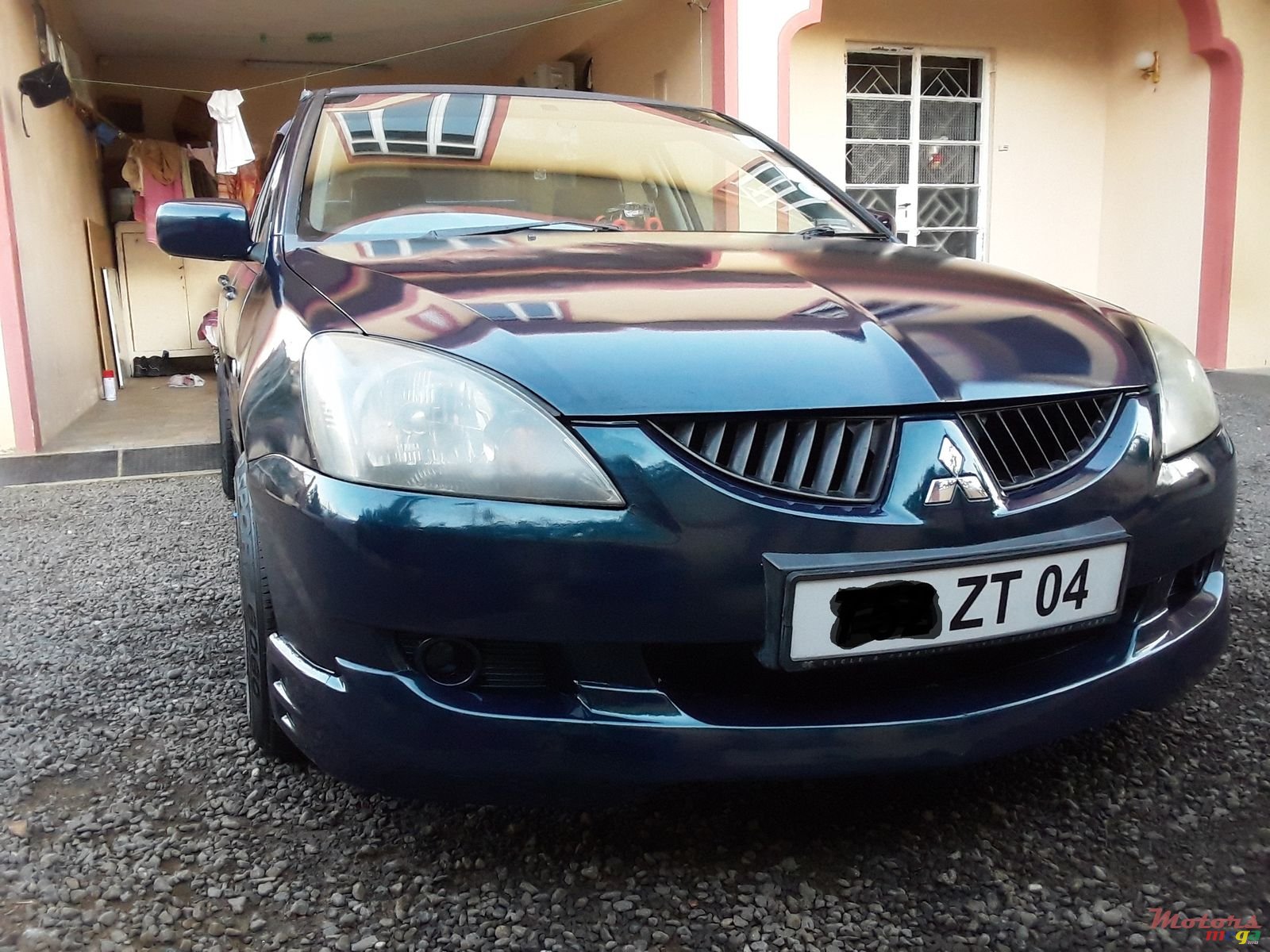 2004' Mitsubishi Lancer photo #1