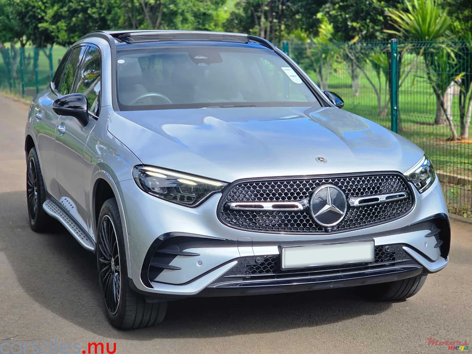 2024' Mercedes-Benz GLC 300 AMG Premium 4Matic Mild Hybrid photo #2