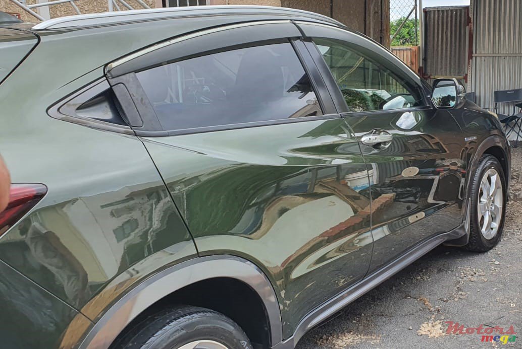 2013' Honda HR-V Vezel photo #3