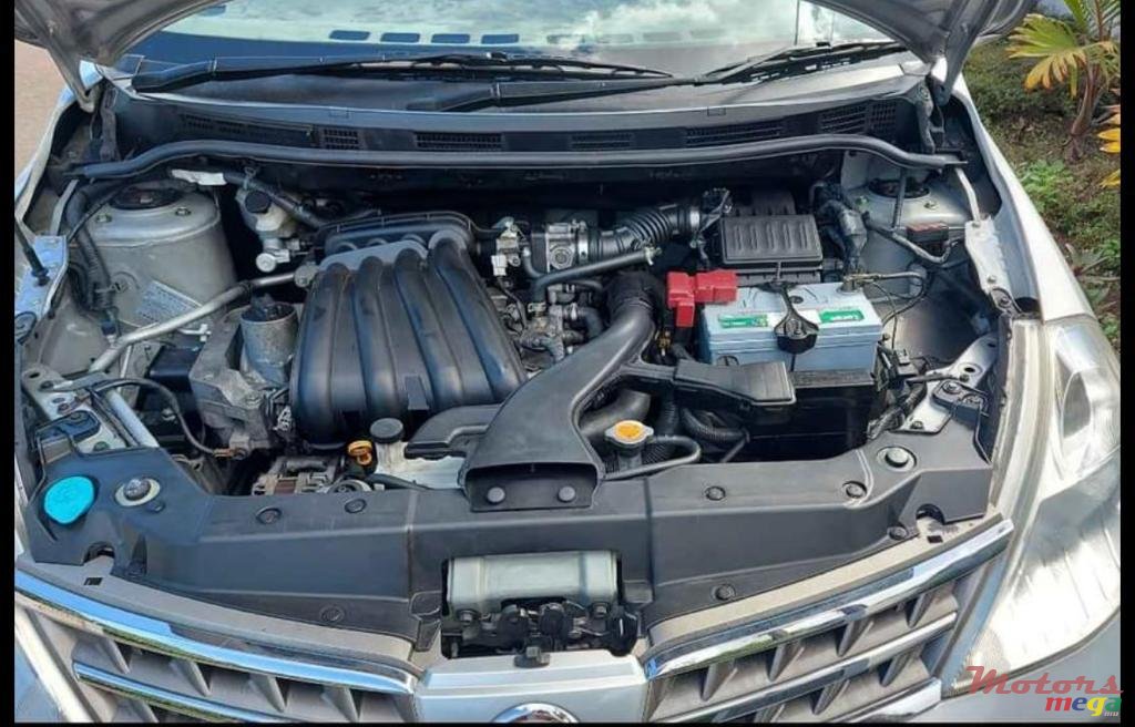 2009' Nissan Tiida photo #3