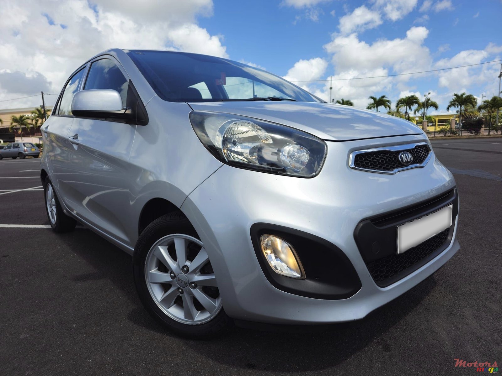 2013' Kia Picanto photo #2