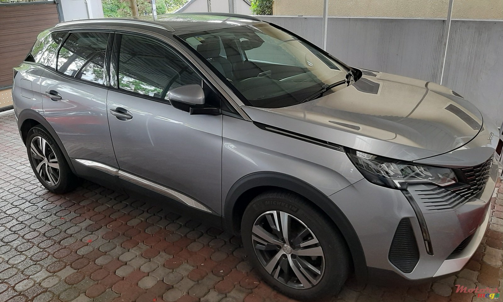 2022' Peugeot 3008 photo #1