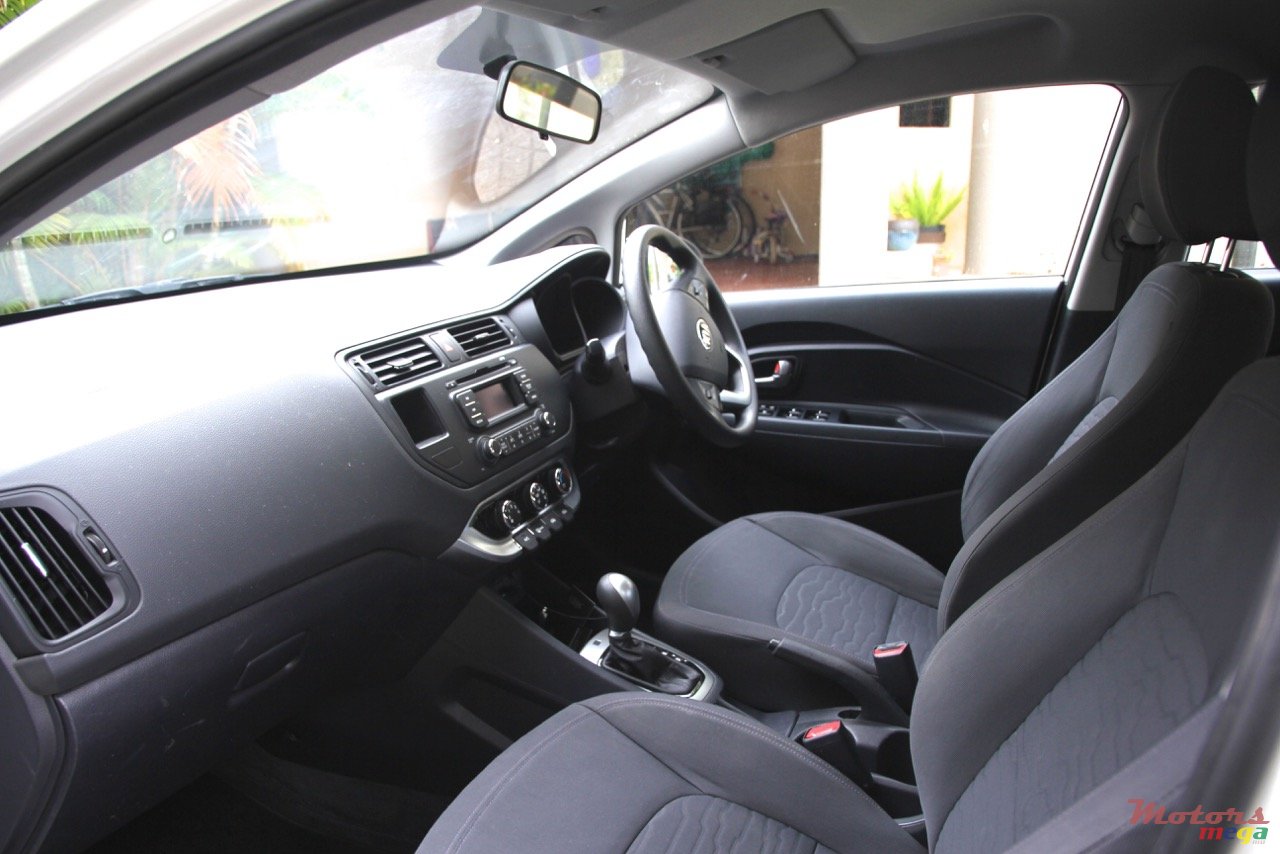 2014' Kia Rio Buzz 1.4 photo #3