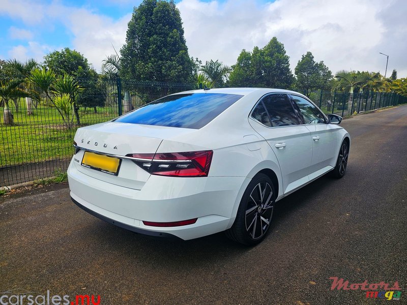 2023' Skoda Superb 1.4 Sedan photo #4