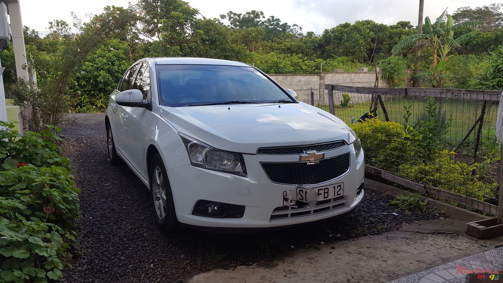 2012' Chevrolet Cruze LT photo #1