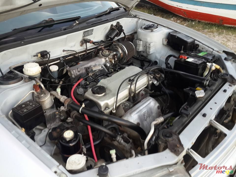 1997' Mitsubishi Lancer GLX photo #4