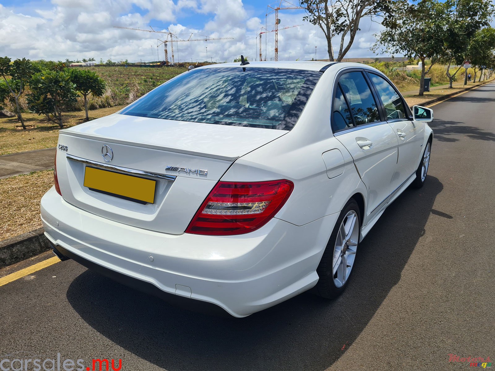 2011' Mercedes-Benz C-Class C180 Kompressor AMG photo #2