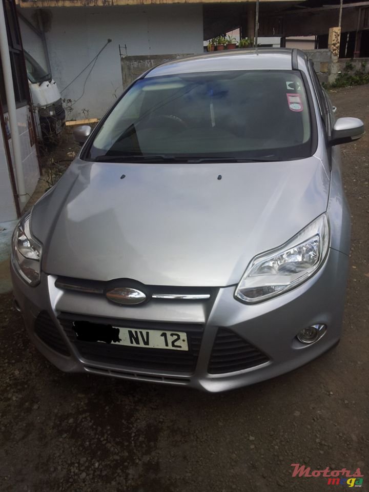 2012' Ford Focus photo #2