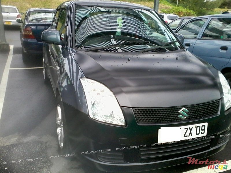 2009' Suzuki photo #2