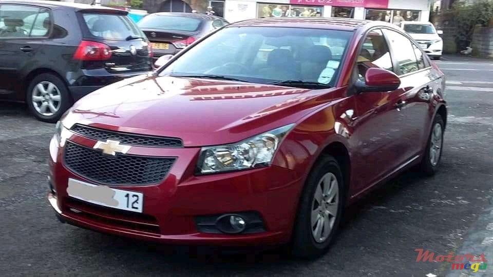 2012' Chevrolet Cruze photo #1