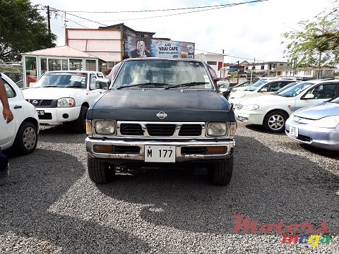 1993' Nissan 4x4 photo #2